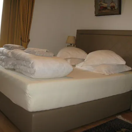 Iris Bed & Breakfast 3*
