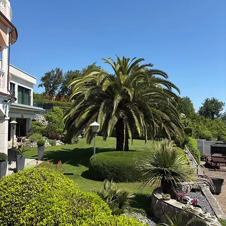 Iris Bed & Breakfast 3*